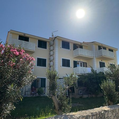Apartmani Lovren Novalja Dış mekan fotoğraf